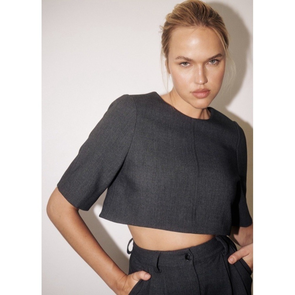 Dissh Carey  Cropped Charcoal Tee Tailored‎ Top, Size 12 US